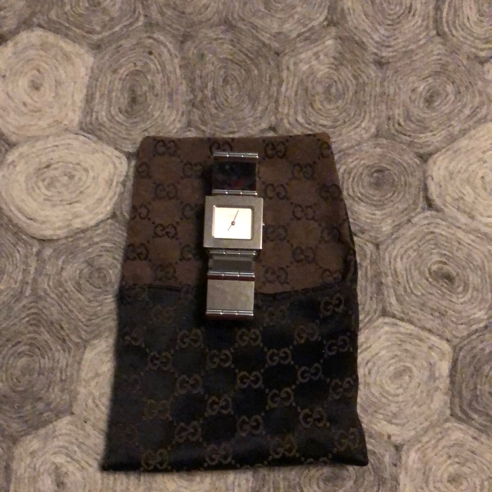 Gucci modern watch silver.